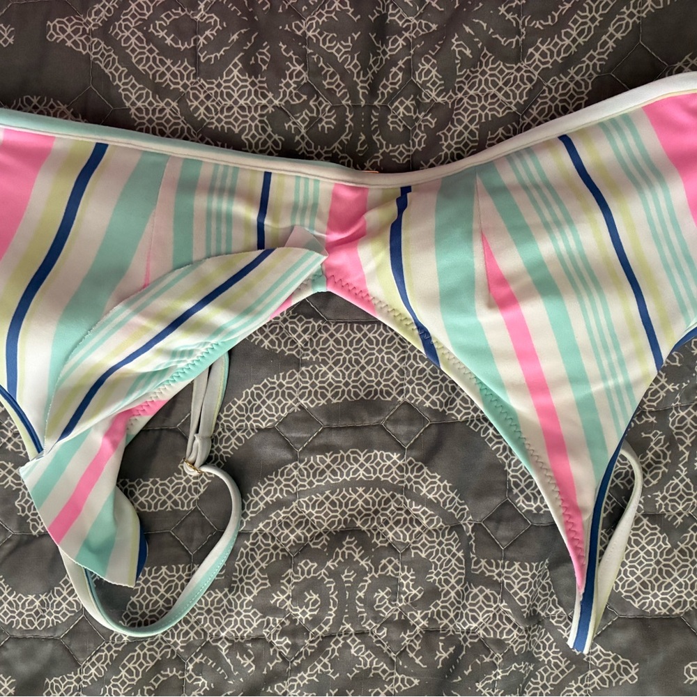 Vineyard vines Striped Triangle Bikini Top in Pastel Mint and Pink